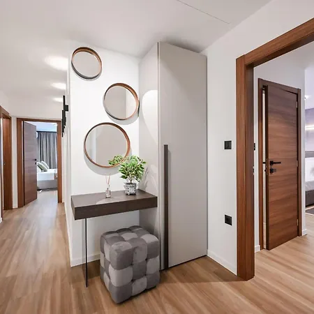 Donna By Interhome *